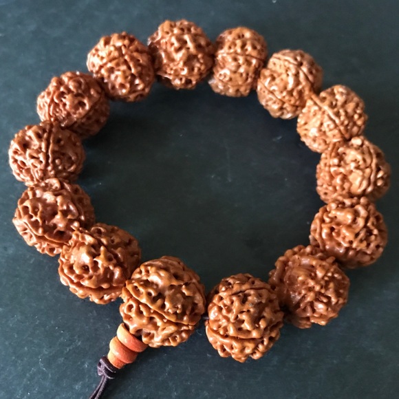 Large Rudraksha seeds spiritual - Picture 2 of 3